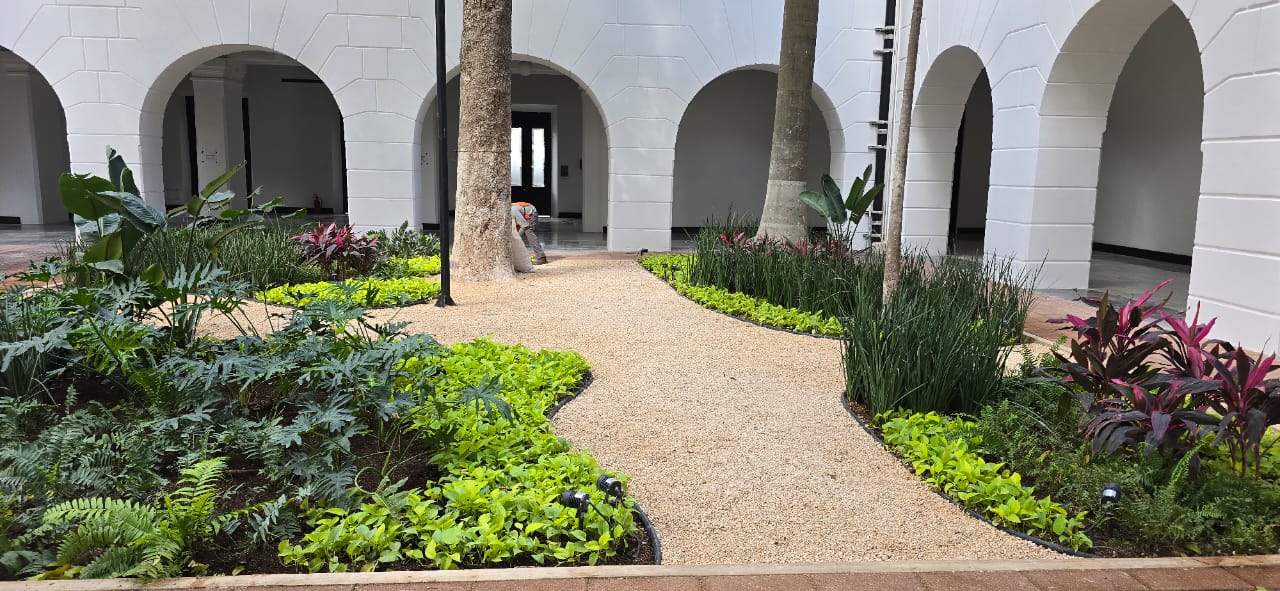 servicios de Mayan Garden